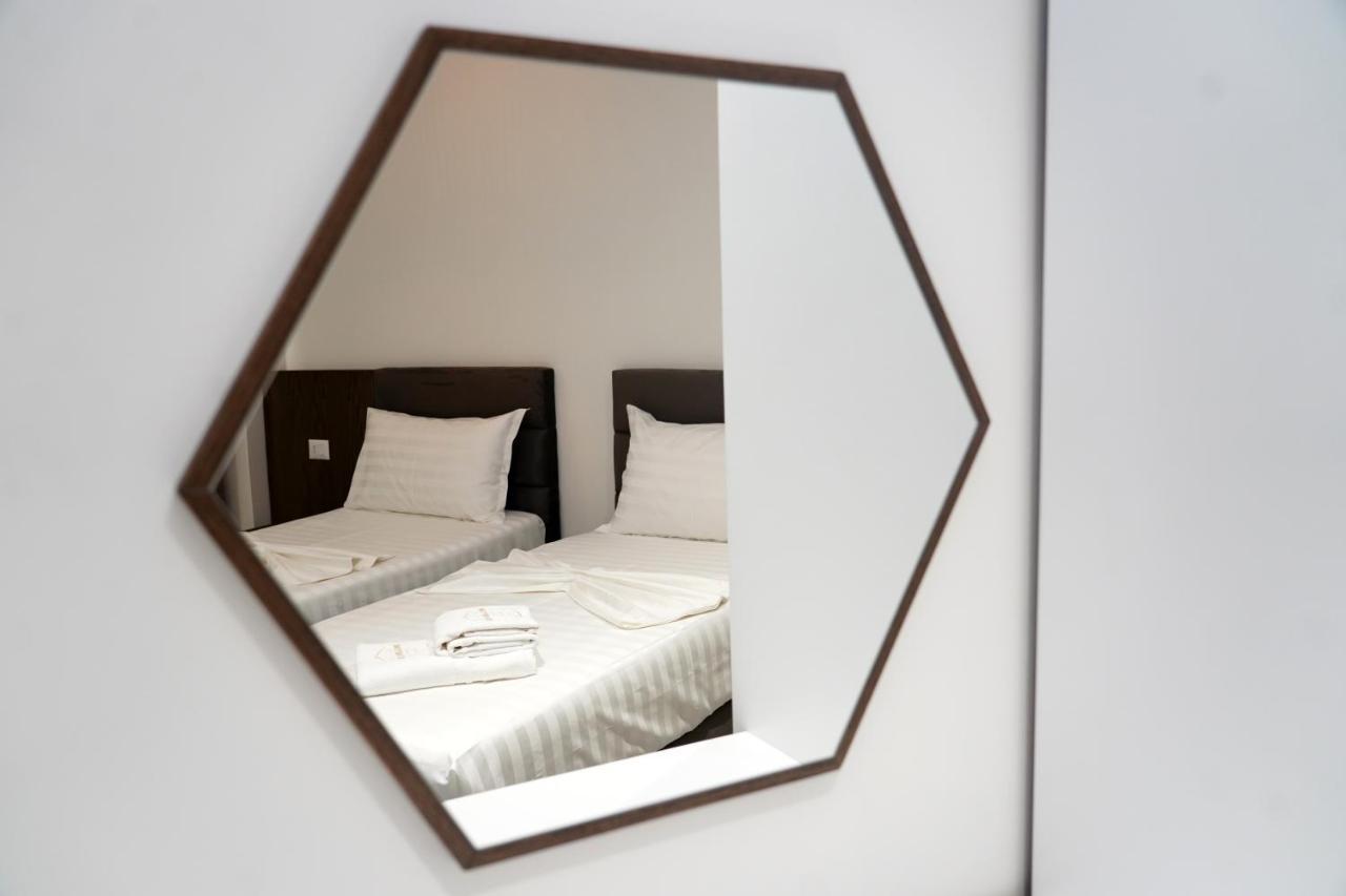 The Honeycomb Boutique Hotel Golem  Bagian luar foto