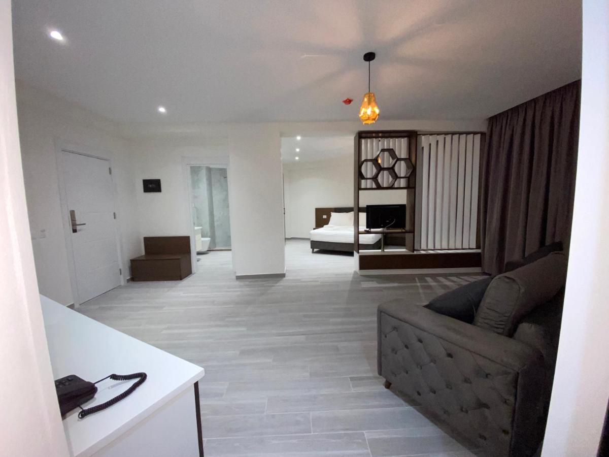 The Honeycomb Boutique Hotel Golem  Bagian luar foto