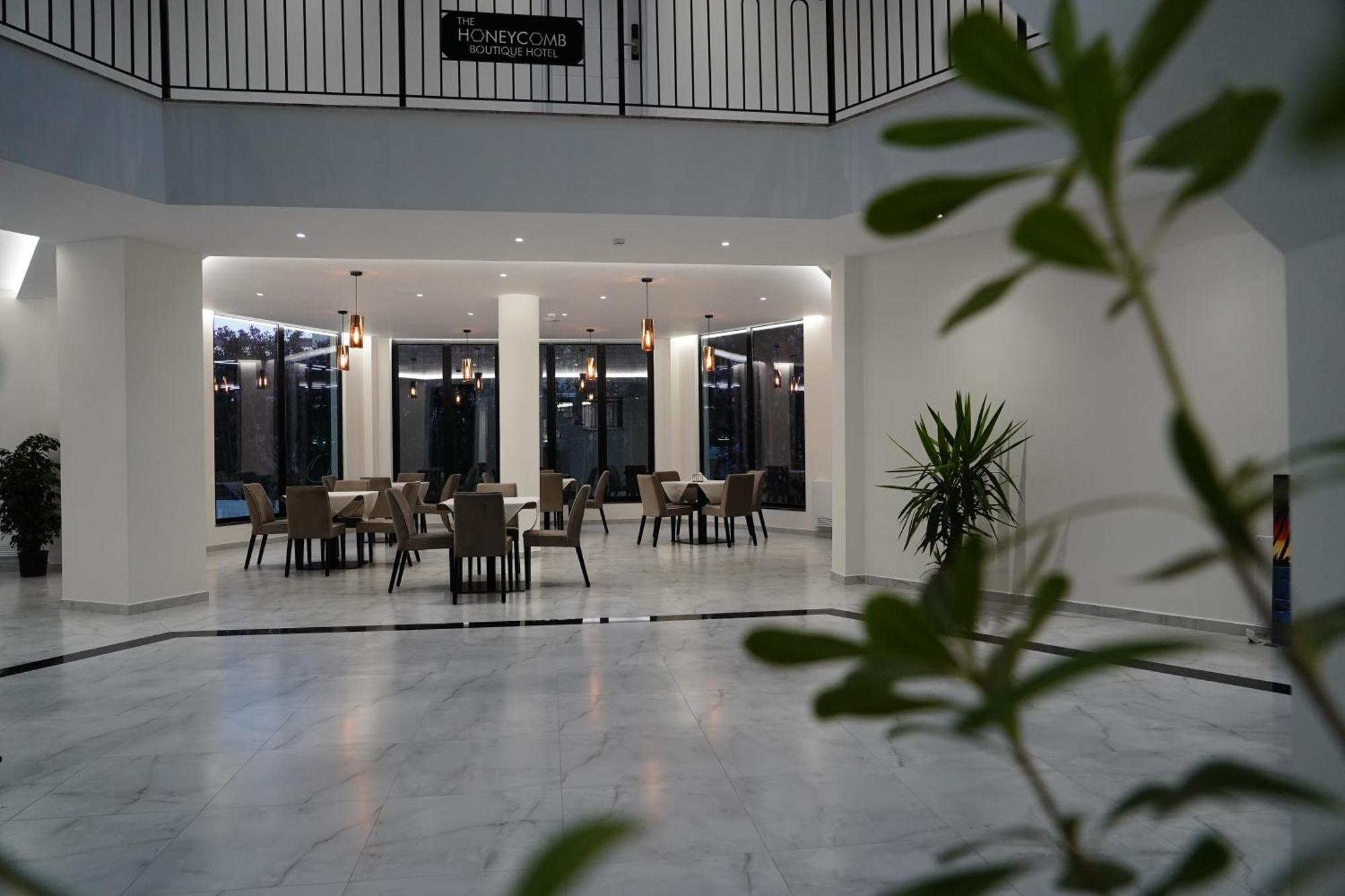 The Honeycomb Boutique Hotel Golem  Bagian luar foto