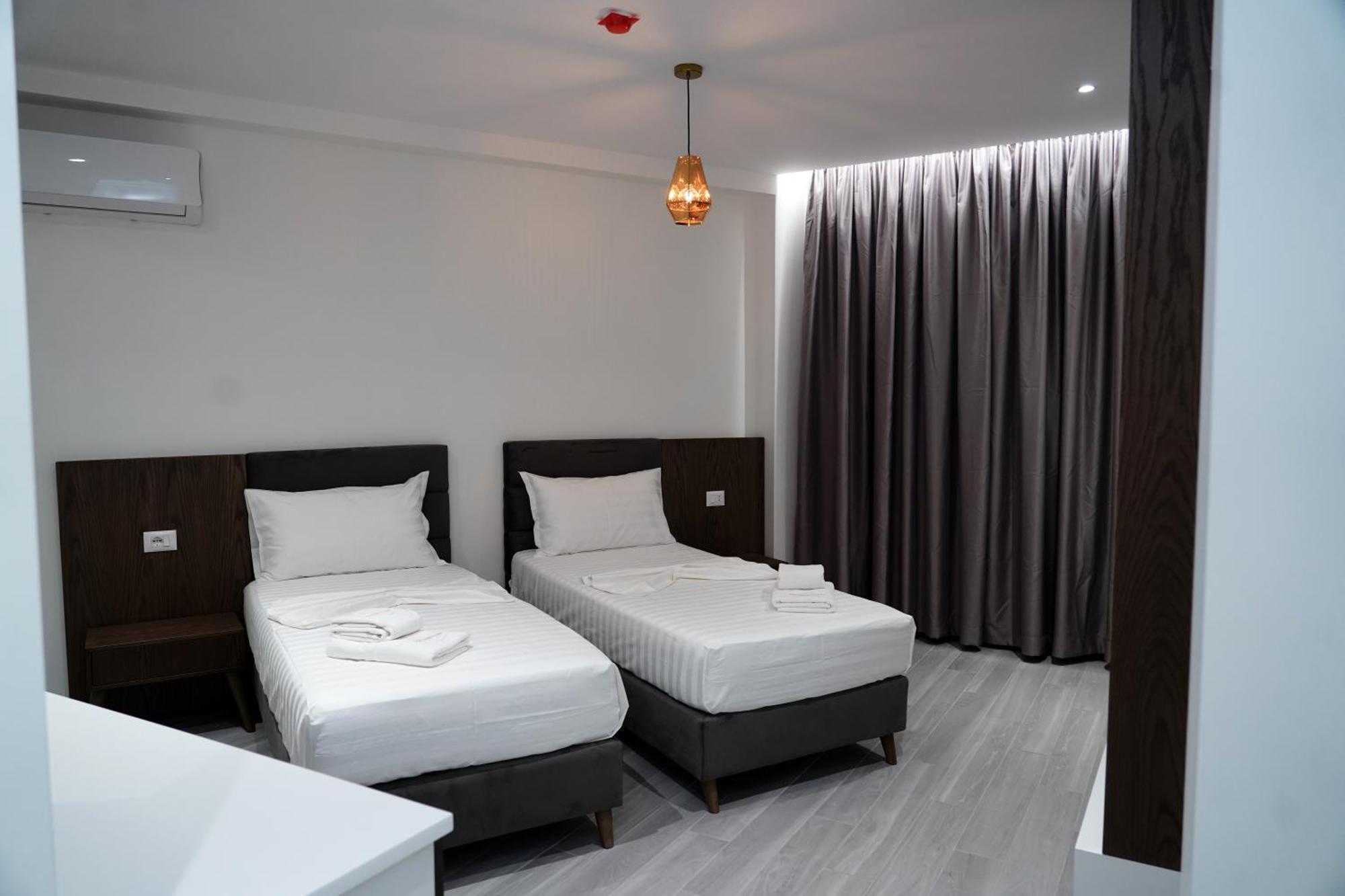 The Honeycomb Boutique Hotel Golem  Bagian luar foto