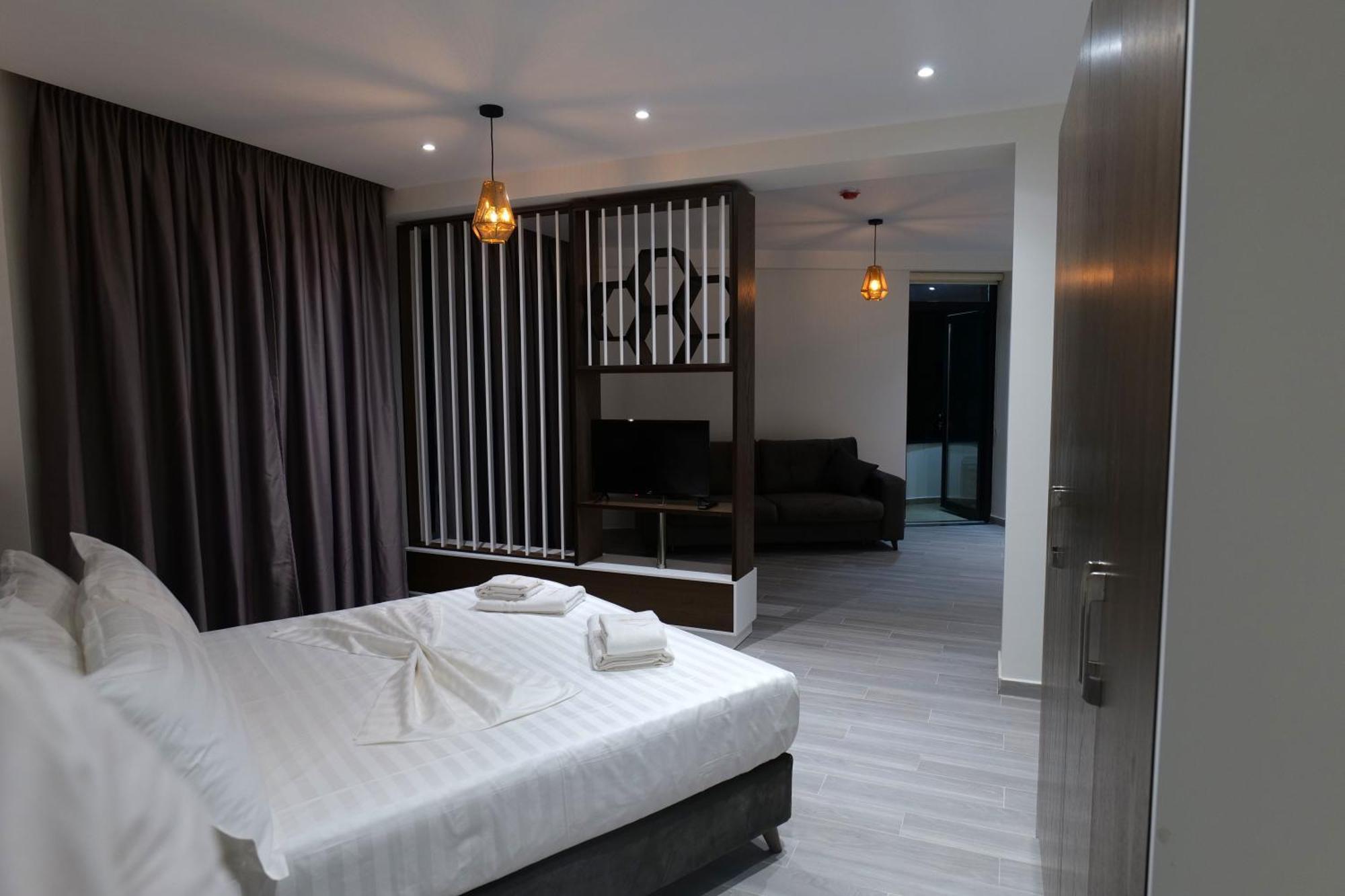 The Honeycomb Boutique Hotel Golem  Bagian luar foto