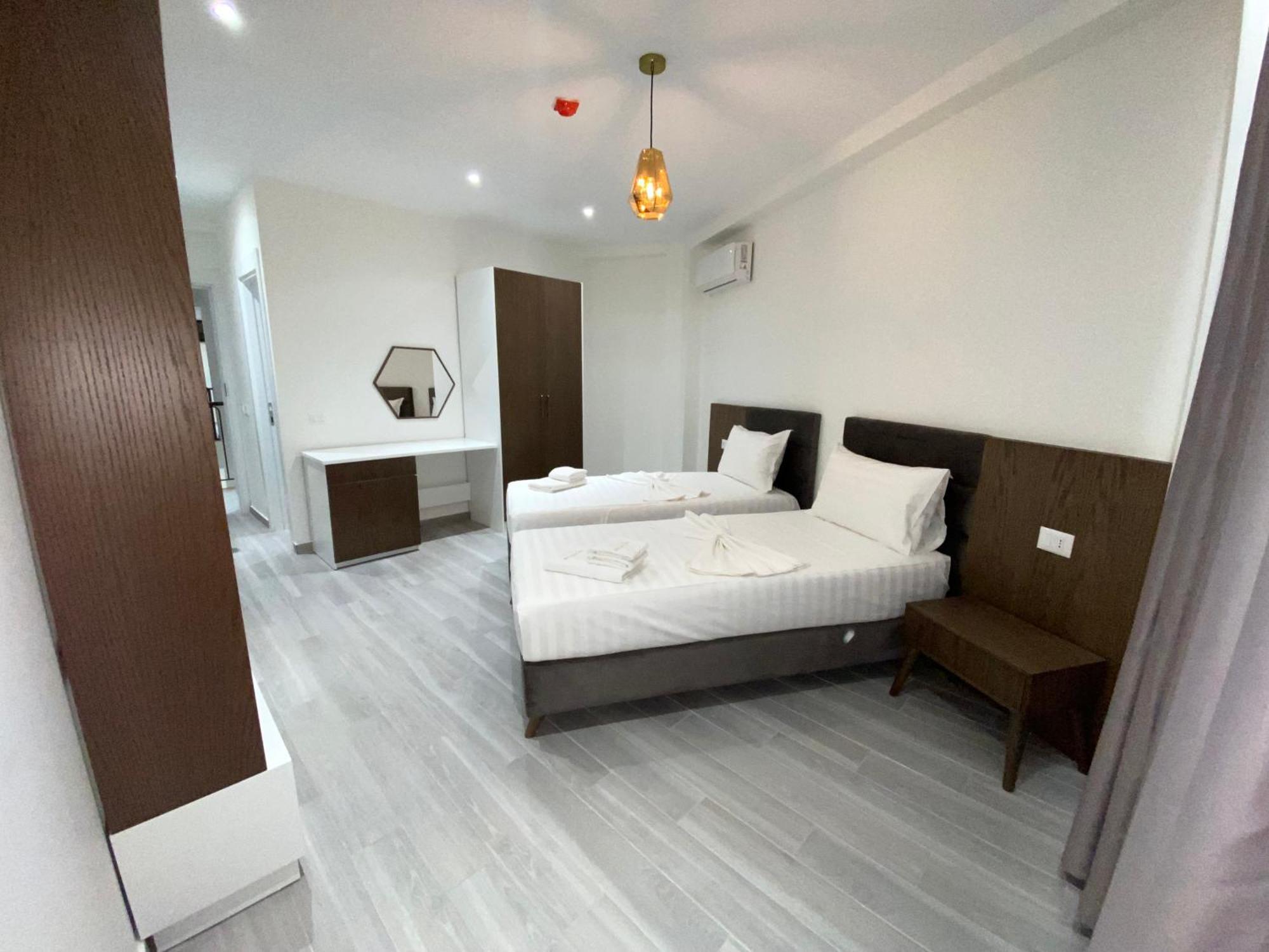 The Honeycomb Boutique Hotel Golem  Bagian luar foto