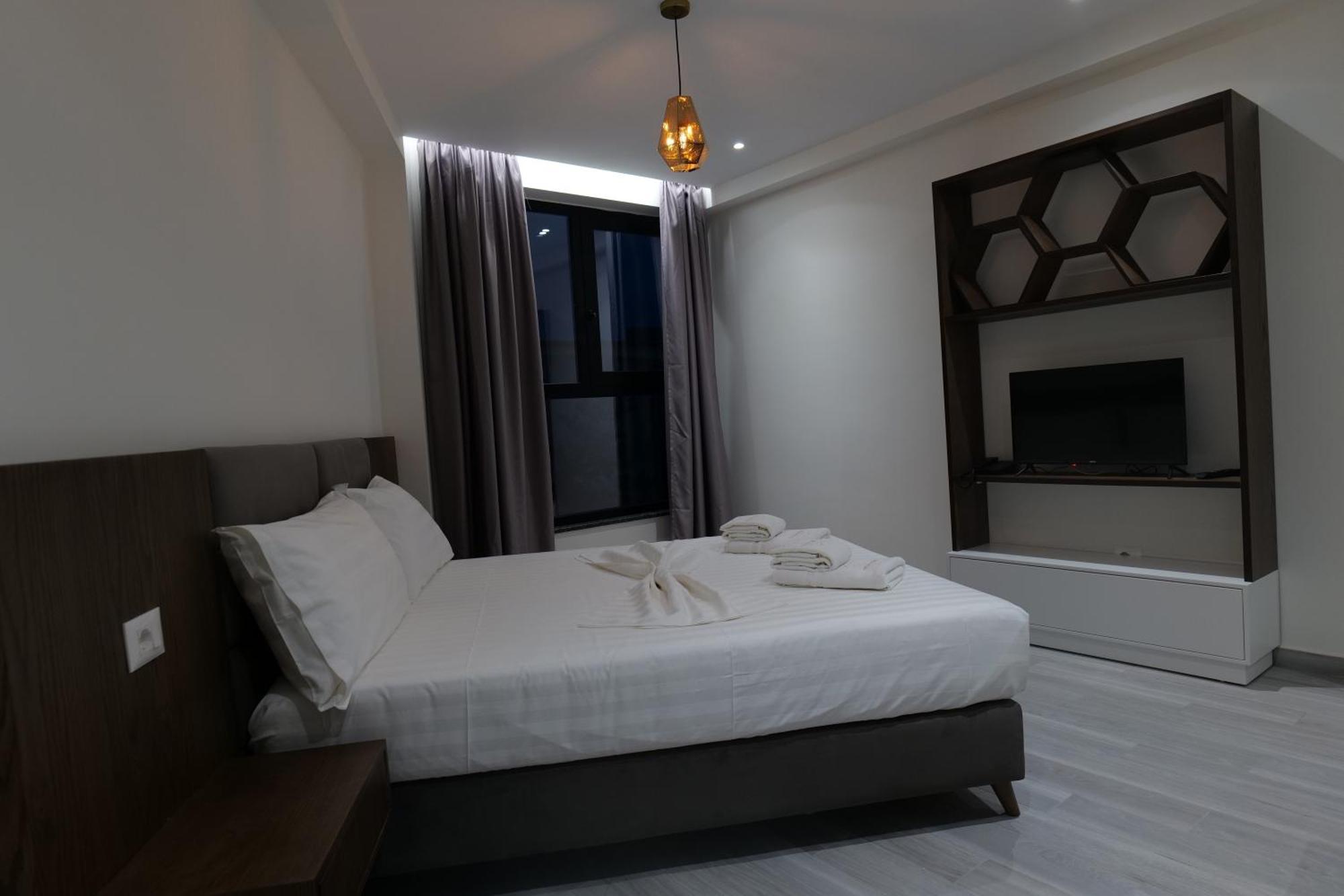 The Honeycomb Boutique Hotel Golem  Bagian luar foto